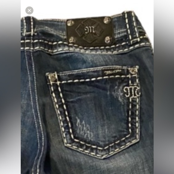 Miss Me Boyfriend Distressed Capri Pants 28 - Picture 11 of 14